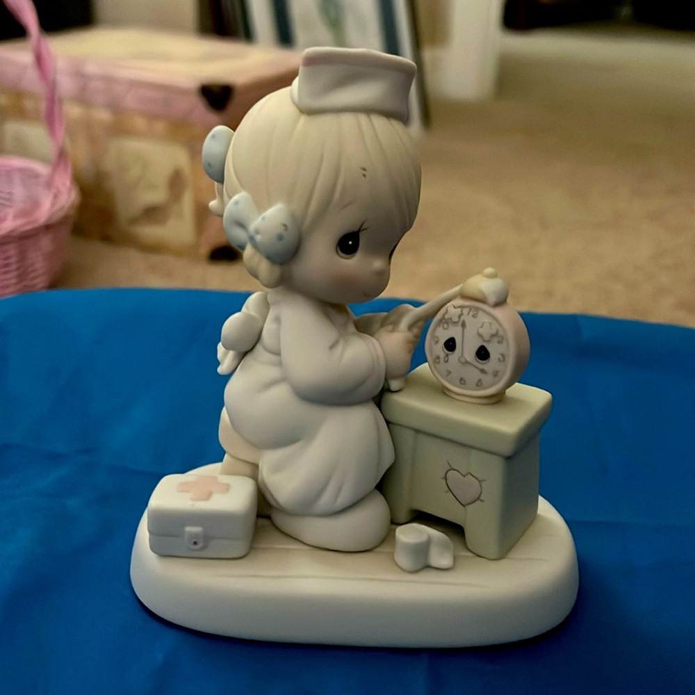 Precious Moments Figurine Time Heals 1990 Nurse #523739